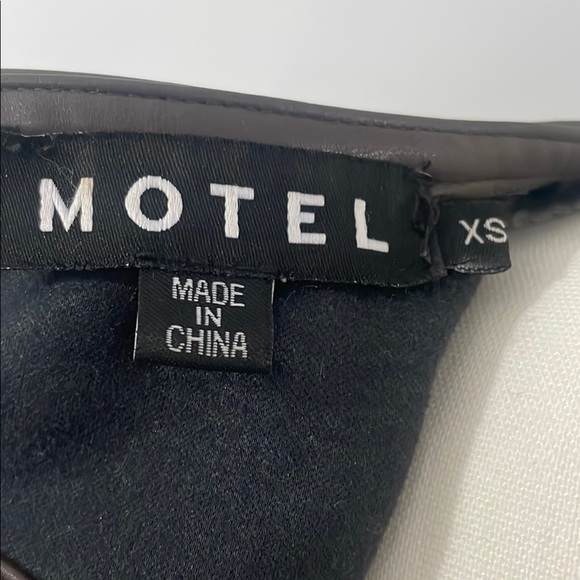 FAUX LEATHER DARK CHOCOLATE TASVE TOP - Picture 6 of 7